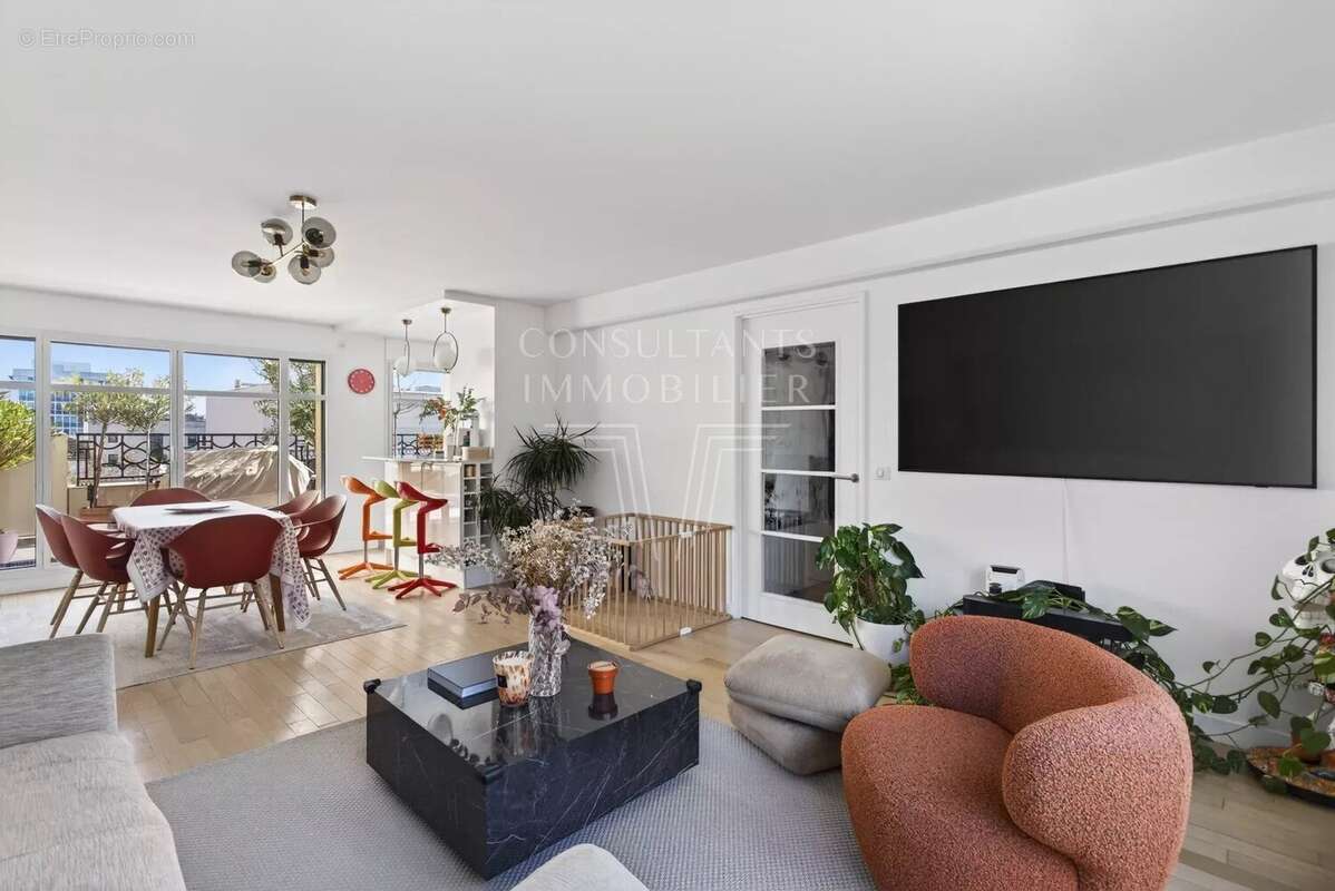Appartement à LEVALLOIS-PERRET