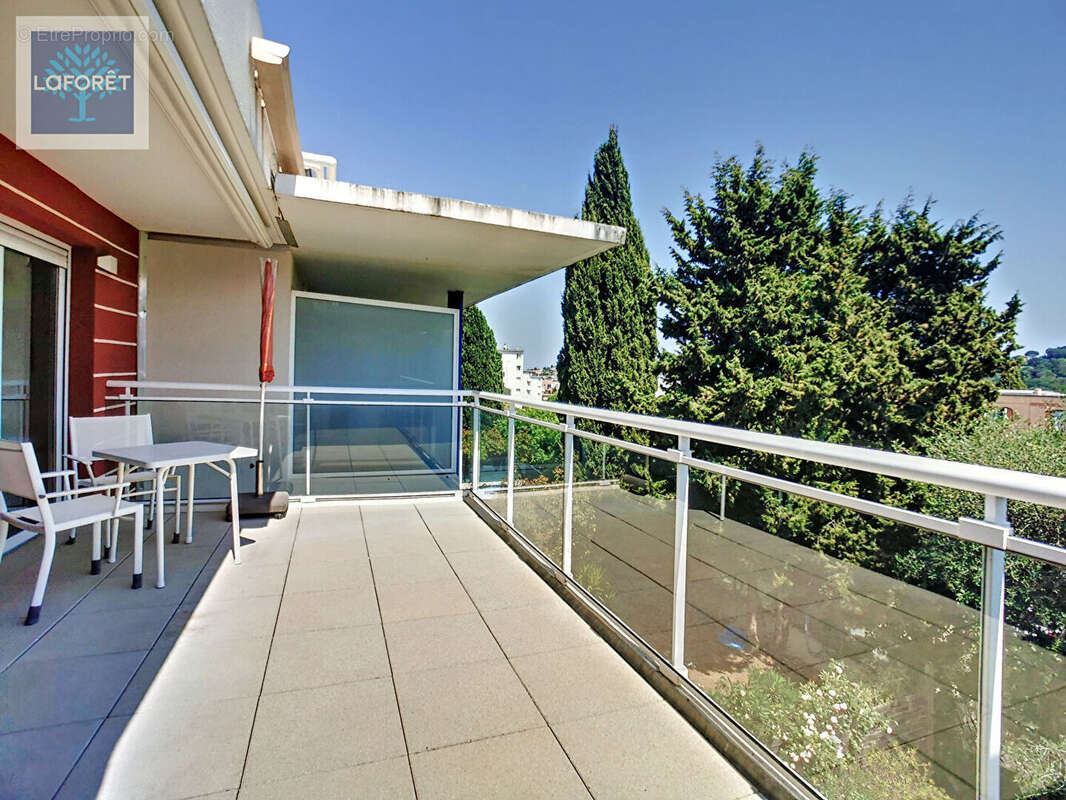 Appartement à VALLAURIS