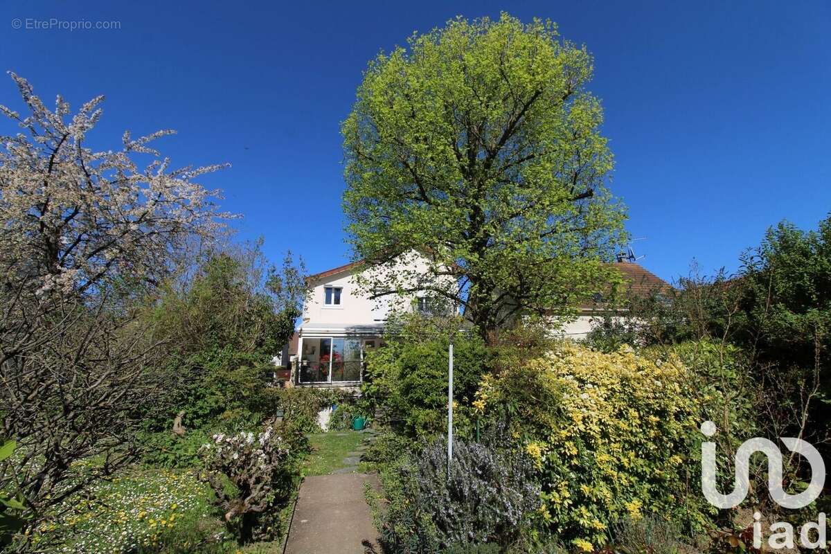 Photo 2 - Maison à CORMEILLES-EN-PARISIS
