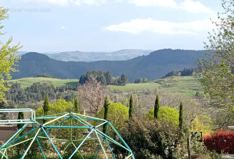 Ardèche - Magnifique Maison d'architecte de 184 m² habitable - Bel espace extérieur - Vue panoramique sur les montagnes ardèchoi - photo 31