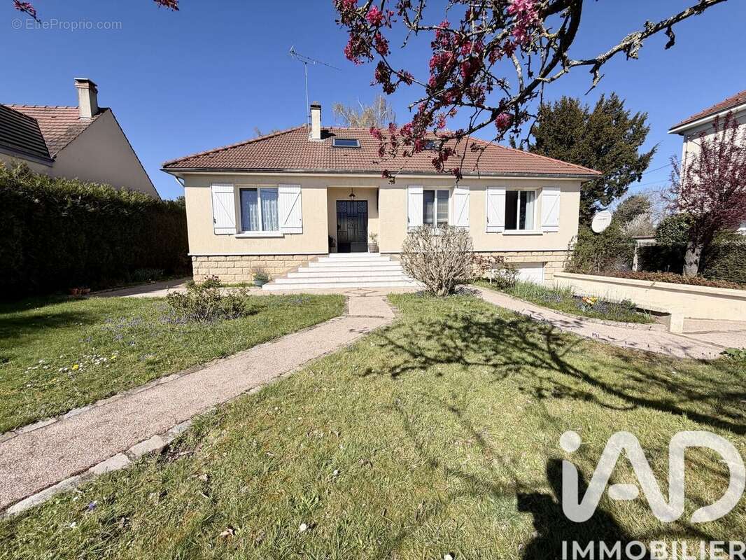 Photo 2 - Maison à SAULX-LES-CHARTREUX