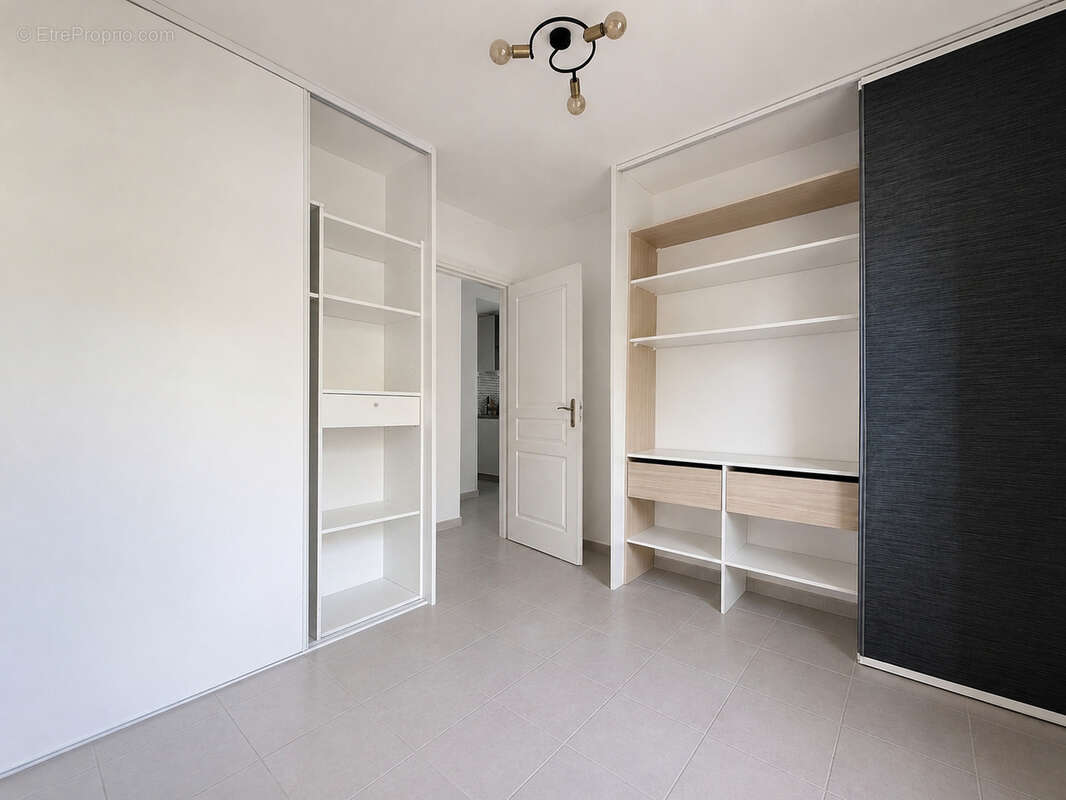 Appartement à BONNE