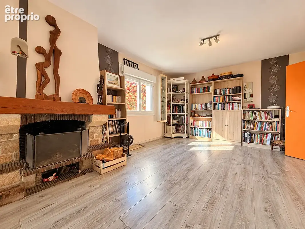 Maison 5 pièces - 4 chambres - Terrain de 7 380 m² - Au calme - photo 3