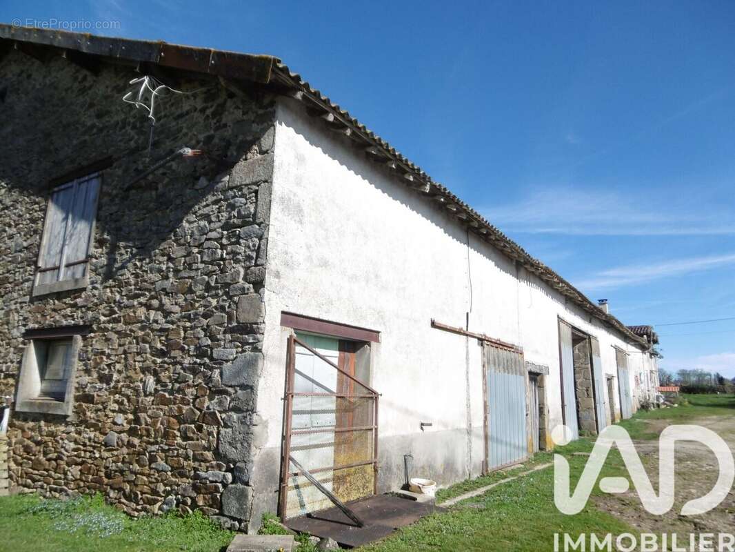 Photo 2 - Maison à NANTIAT