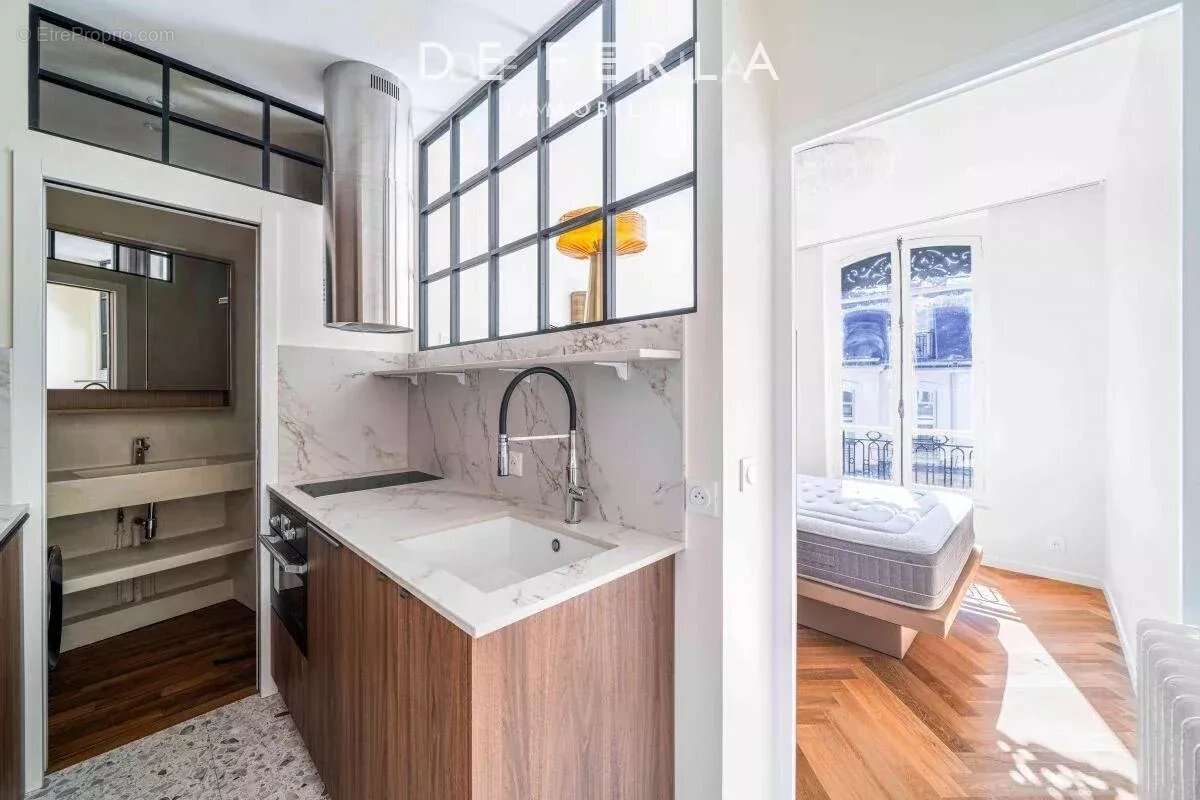 Appartement à PARIS-7E