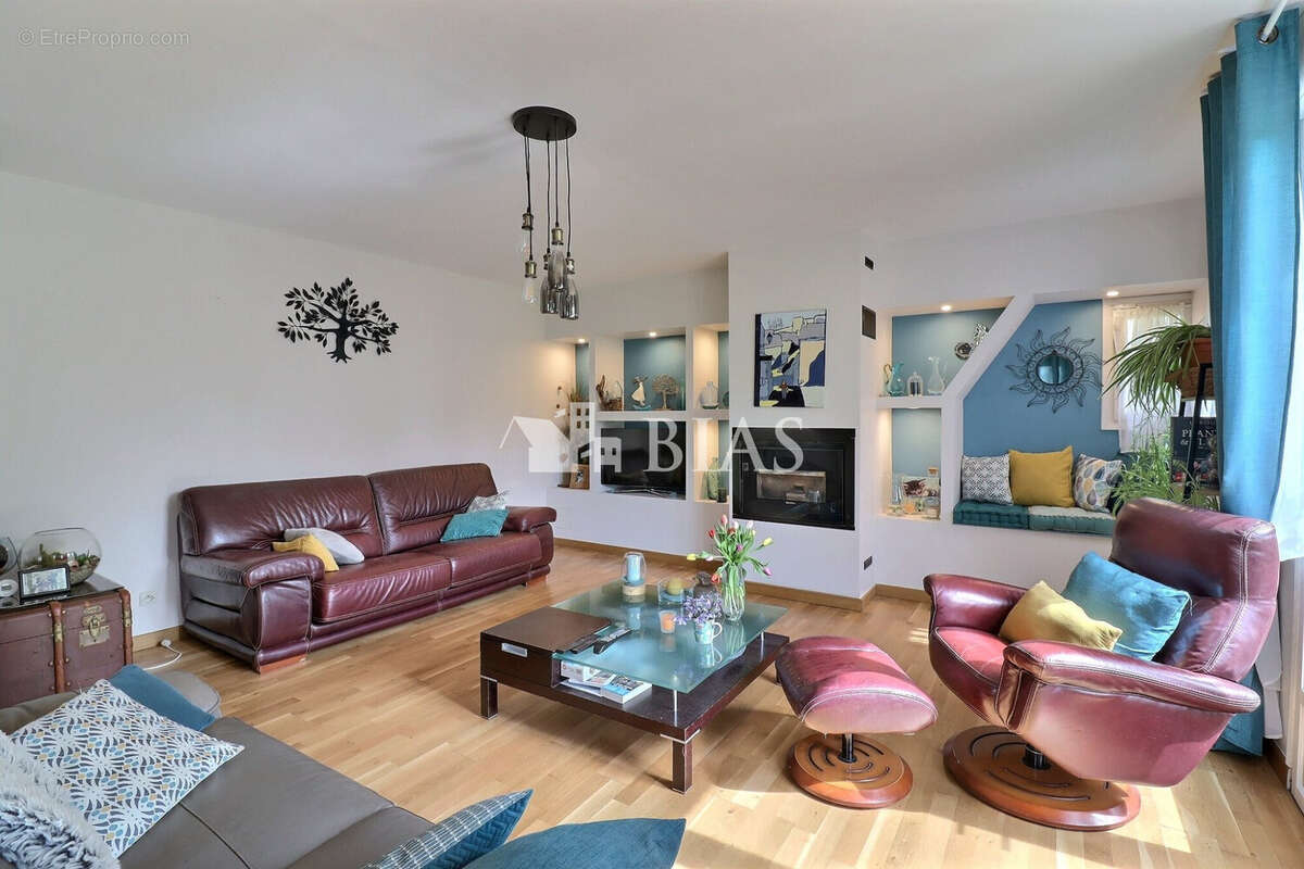 Maison à EQUEMAUVILLE