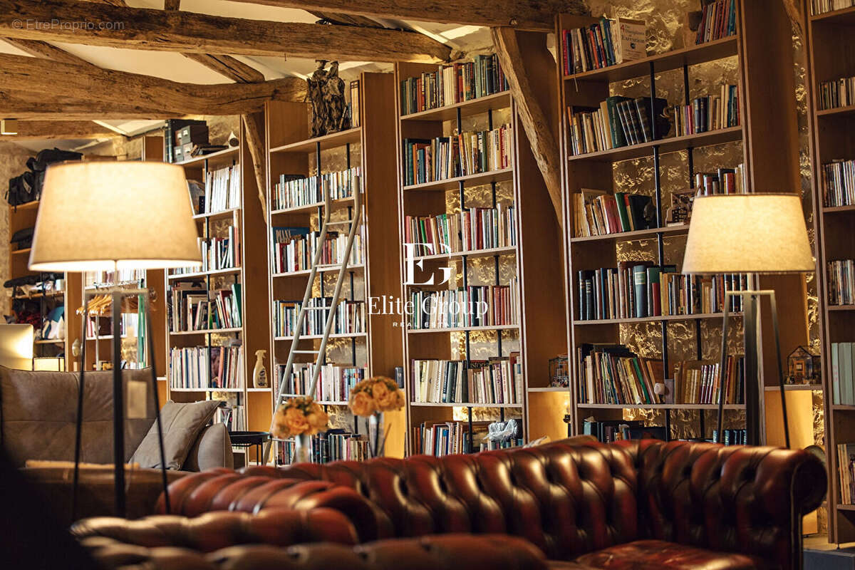 A vendre magnifique maison de caractère proche de cognac - 7 pièces - 360 m² - photo 8