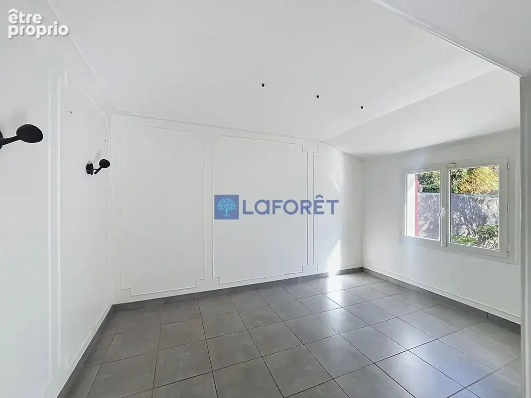 Maison 6 pièces 4 chambres - Quartier des fleurs - SAINT-PIERRE-DU-PERRAY - photo 5