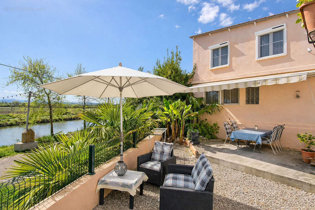 Vue et emplacement exceptionnel, craquez pour cette belle habitation idéal grande famille ou vacances! - photo 2