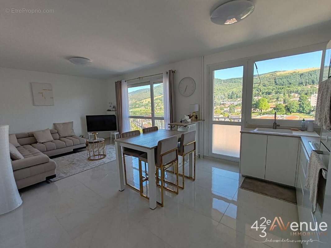 Appartement à SAINT-ETIENNE