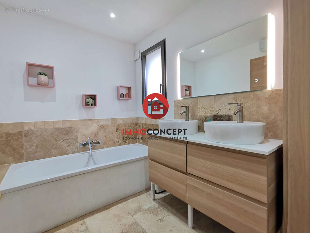 Maison à ROCHEFORT-DU-GARD