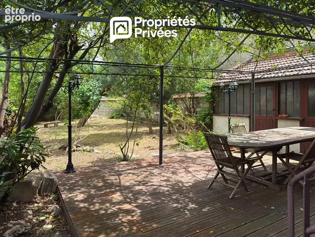 Maison de 235 m² - 5 chambres - secteur Souvenir Français - photo 2
