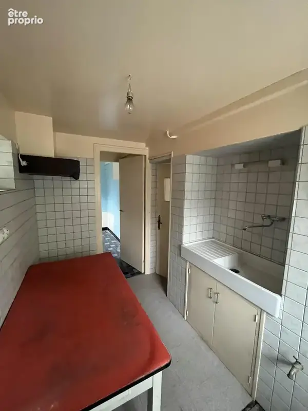 Maison 97 m² à Saint-Fraimbault  - photo 5