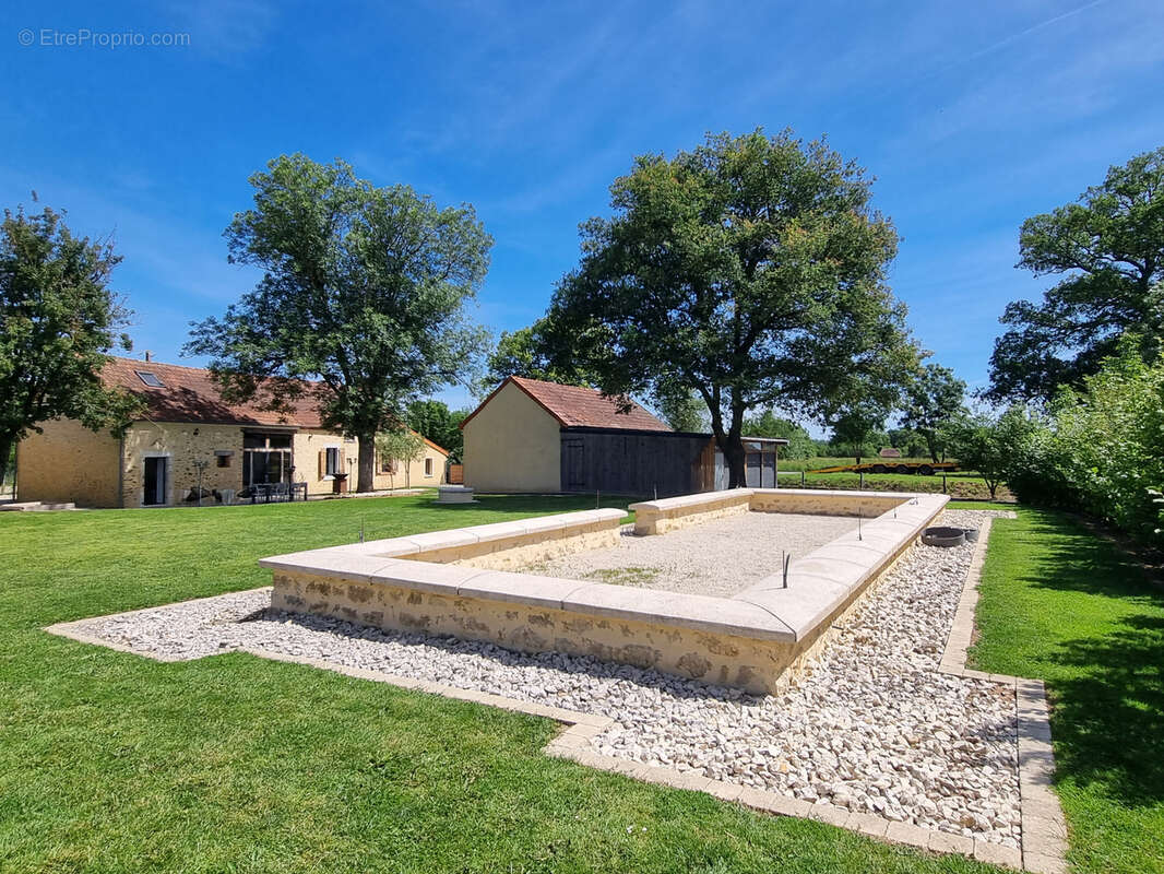 Maison à MONTIPOURET