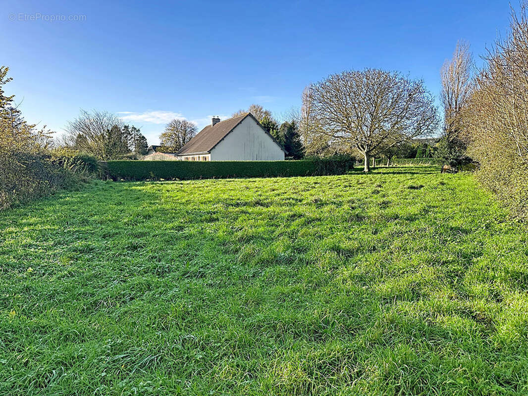 Terrain à SAINTE-MERE-EGLISE