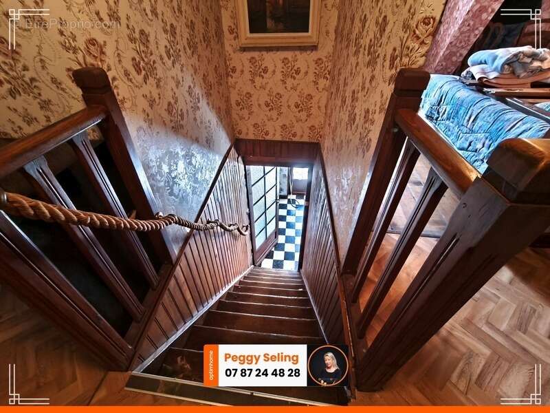 Maison à MONDREPUIS