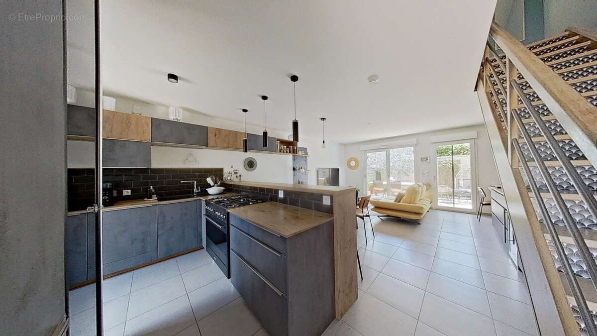 Appartement à CHAMPAGNE-AU-MONT-D&#039;OR