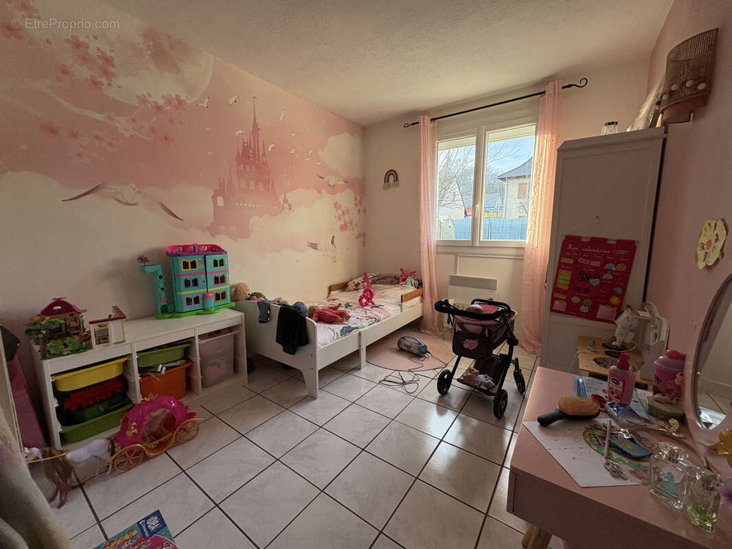 Maison à SAINT-PANTALEON-DE-LARCHE