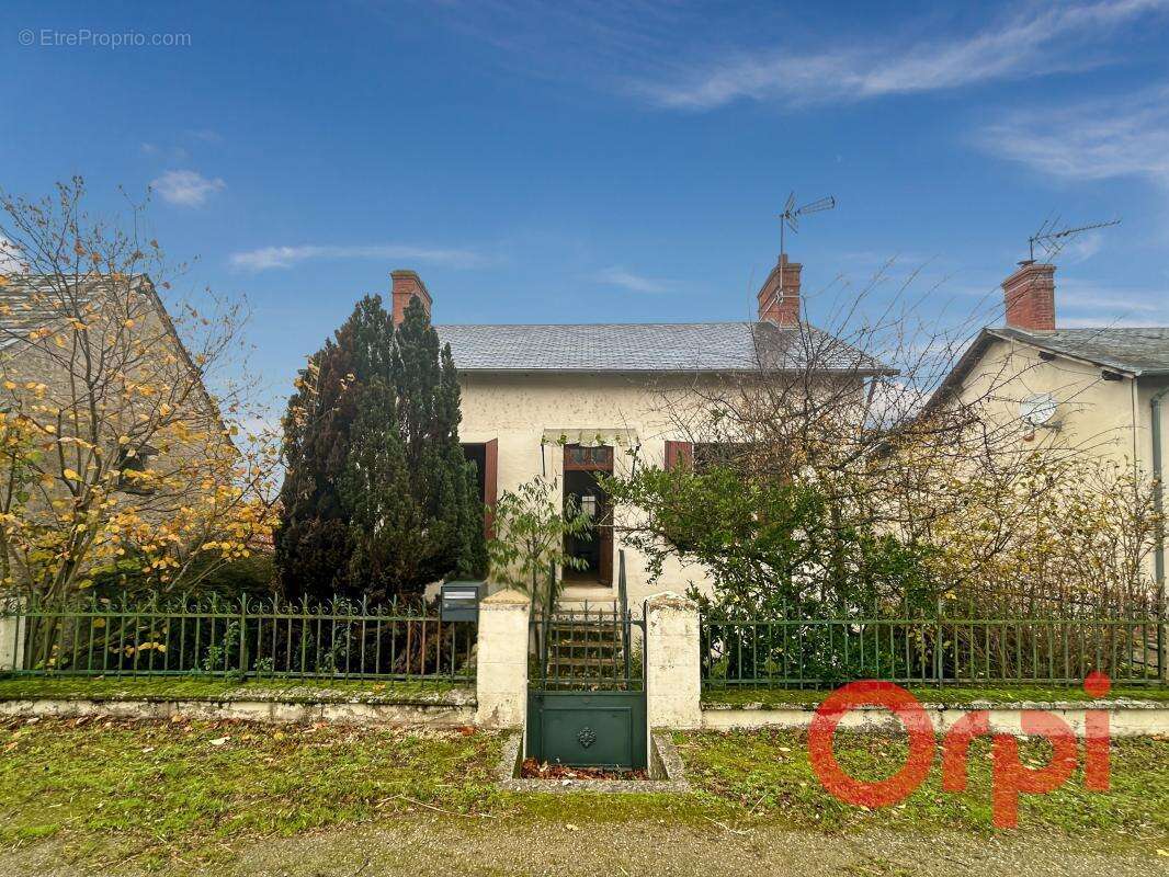 Maison à SAINT-LOUP-DES-CHAUMES