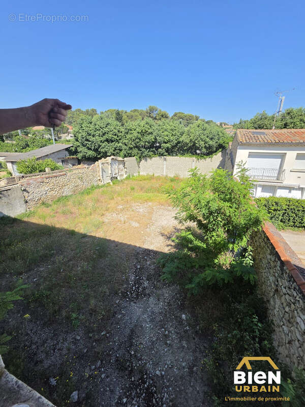 Maison 250 m² à Milhaud  - photo 3