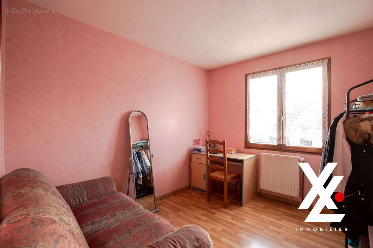 Maison à VELAINE-EN-HAYE