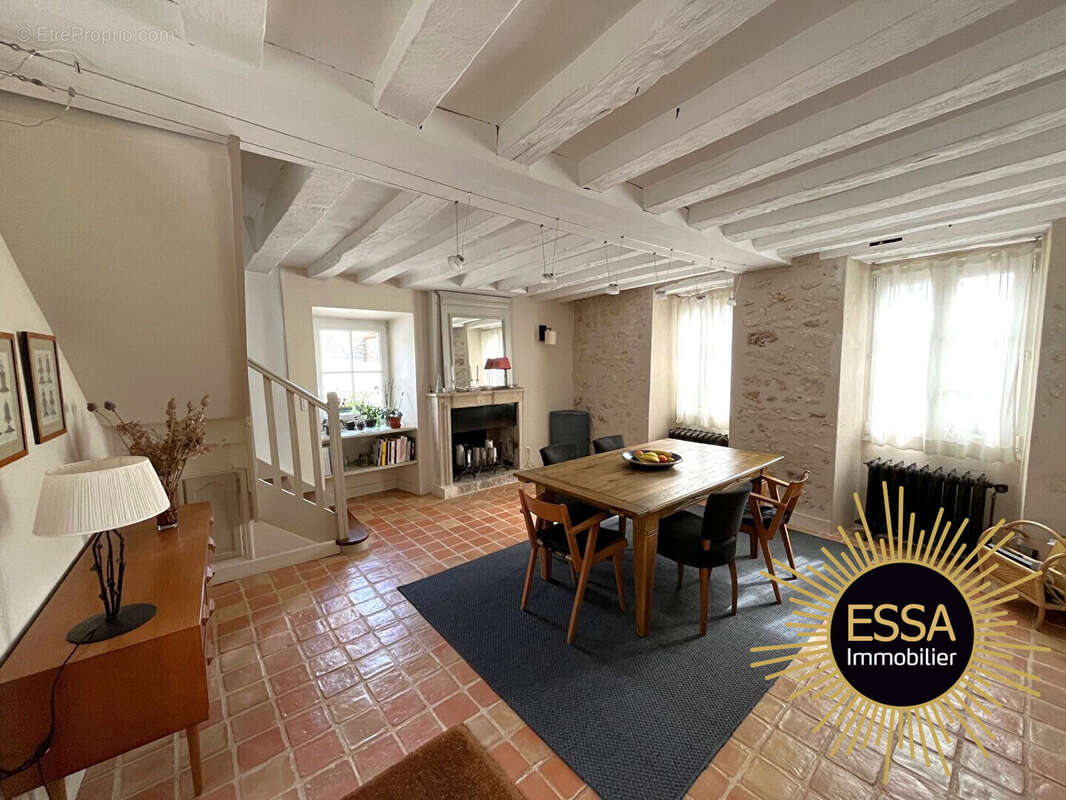 Maison à CRESPIERES