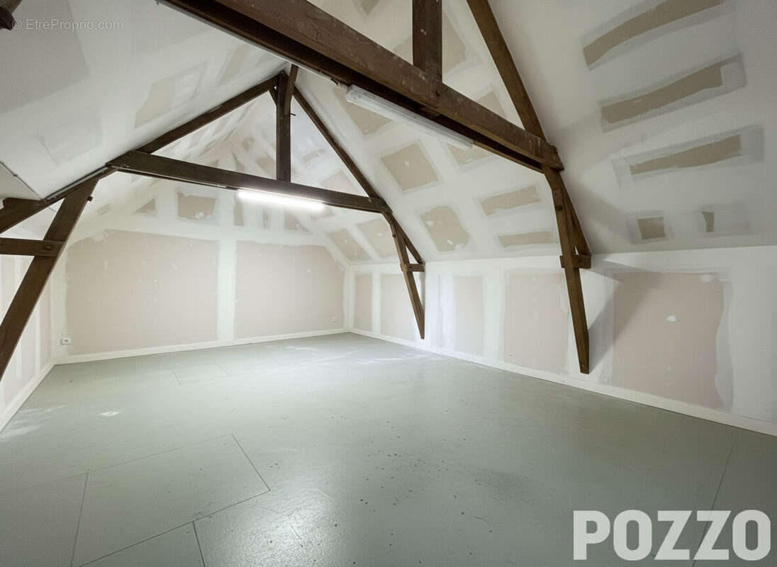 A Vendre - Fougerolles Du Plessis - Local d'activité 450 m² - ATELIERS ET BUREAUX - photo 10