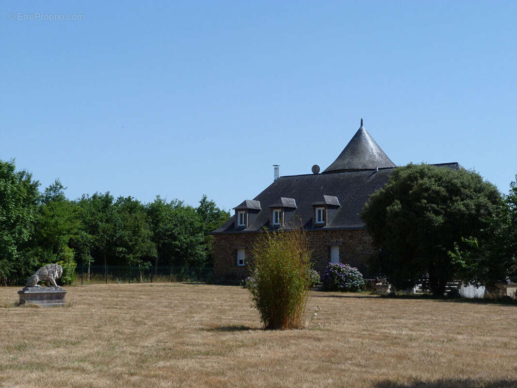 Propriété - 15 mins CHATEAU GONTIER - photo 13