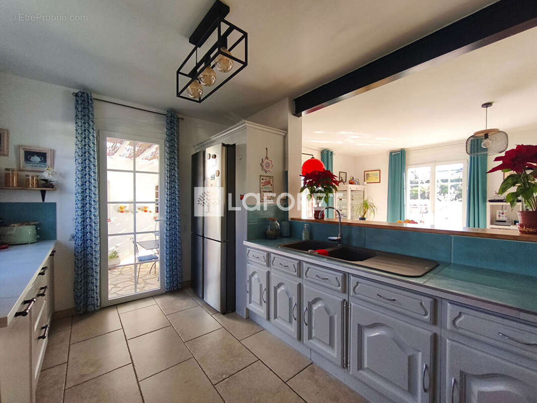 Villa Rivesaltes 6 pièce(s) 132 m2 sur 616 m² de jardin - photo 5