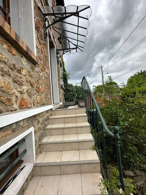 Maison à BURES-SUR-YVETTE