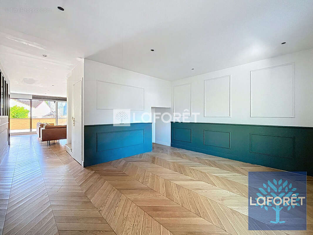 Maison à VIGNEUX-SUR-SEINE