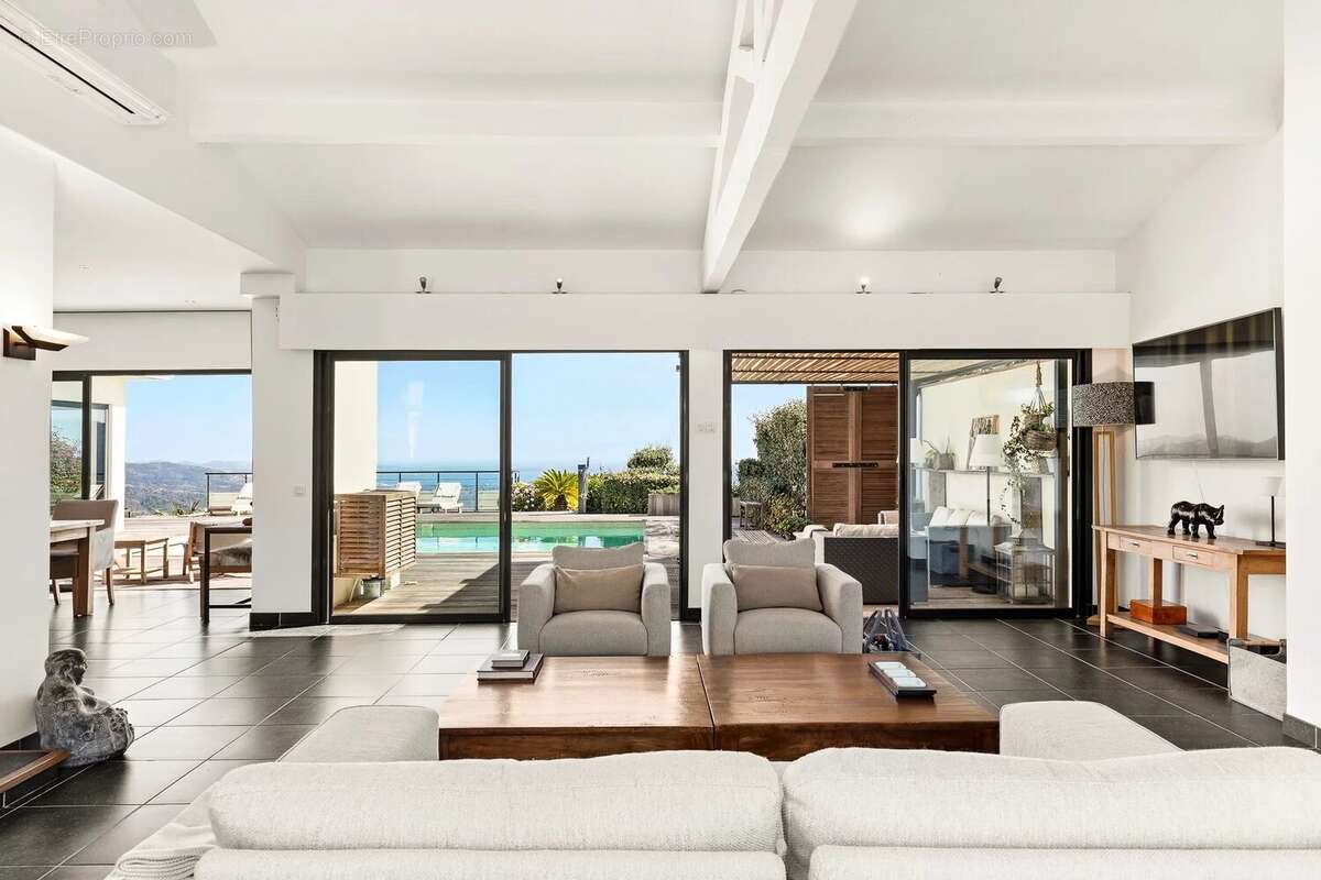 Maison à LES ADRETS-DE-L'ESTEREL
