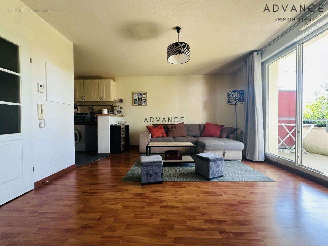 Appartement à FROUZINS