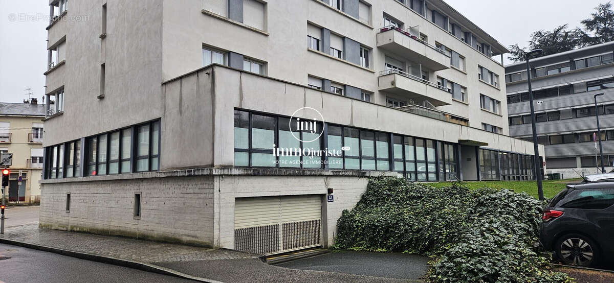 Commerce 277 m² à Limoges  - photo 2