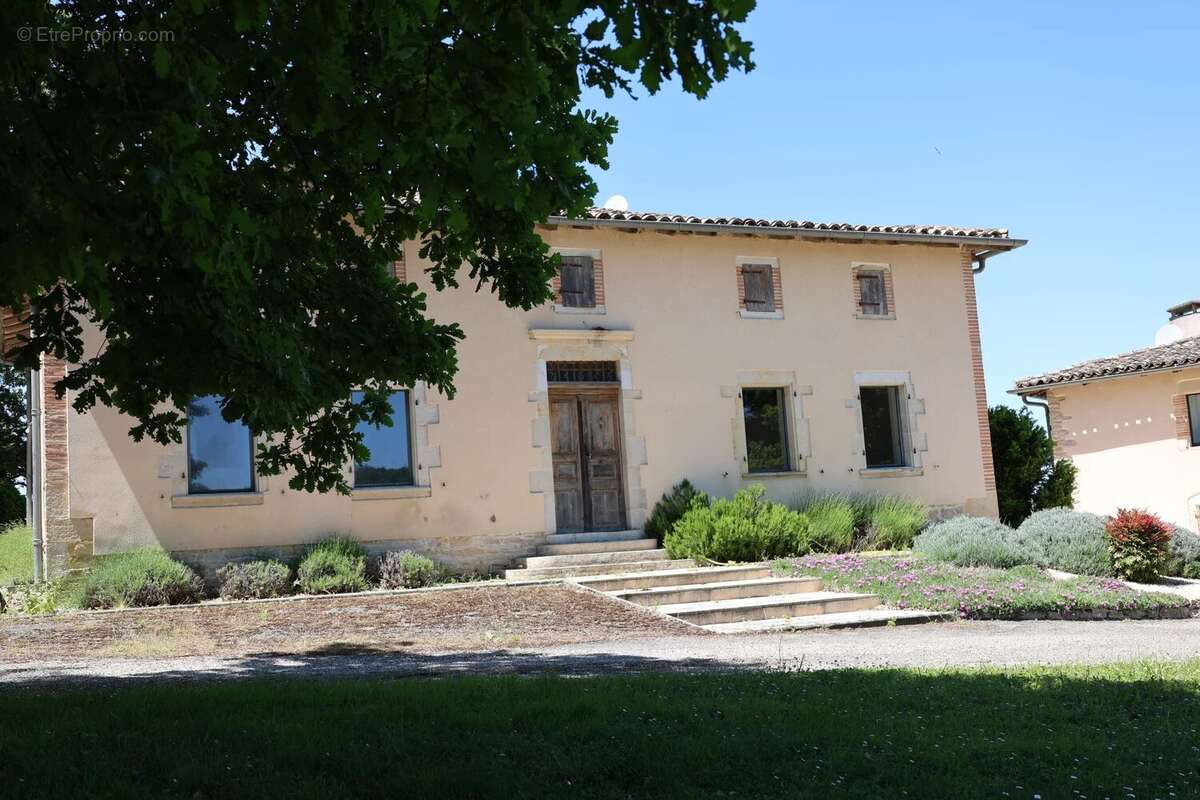 Maison à MONCLAR-DE-QUERCY