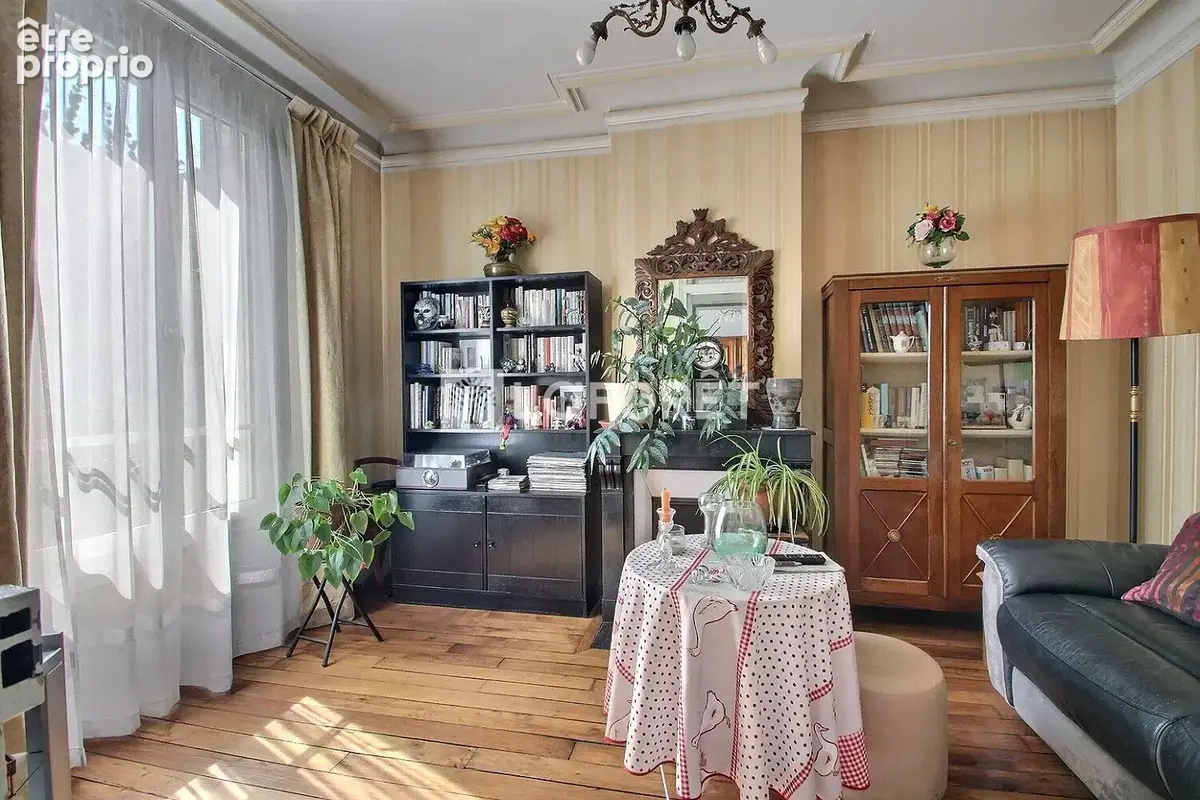 Nanterre Ville - Charmante maison de caractère de la fin du XIXème siècle - photo 3
