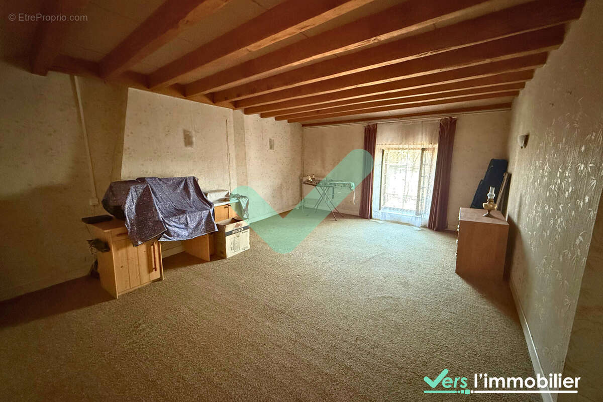 Maison de 172 m2 située à Sainte-Gemme avec 3 chambres, dépendance et jardin - photo 12