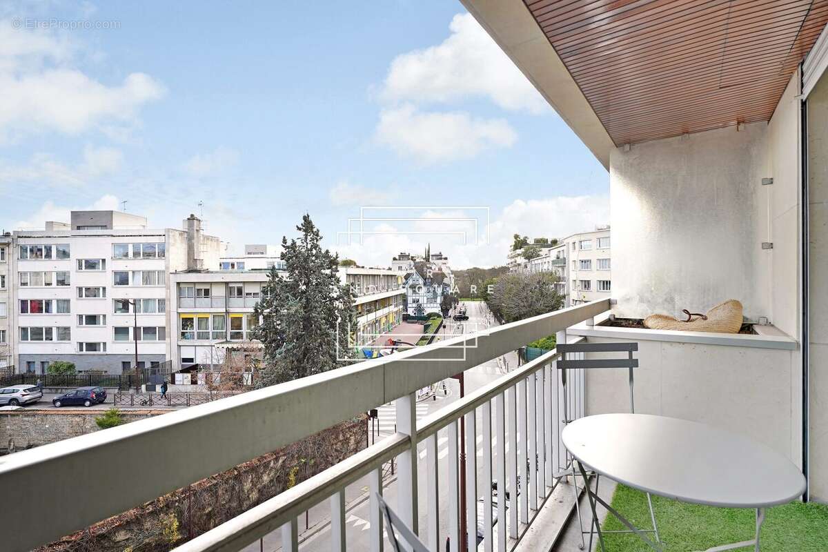 Appartement à NEUILLY-SUR-SEINE