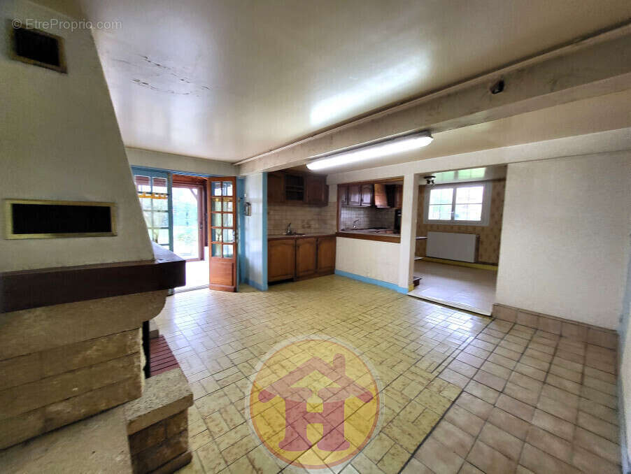 Maison à SAINT-JUNIEN