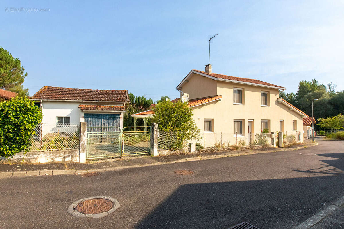 Maison Aire Sur L Adour 4 pièce(s) 80 m2 centre ville à pied - photo 8