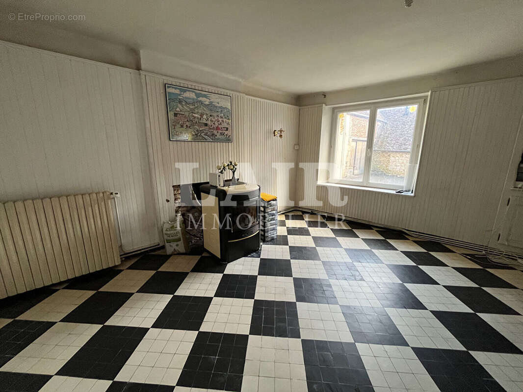 Maison à LE MELE-SUR-SARTHE