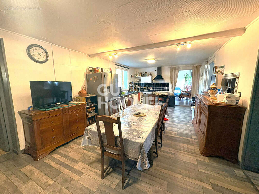 Maison à SURY-LE-COMTAL