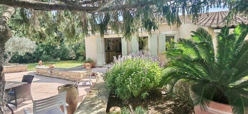 Maison à FONTVIEILLE