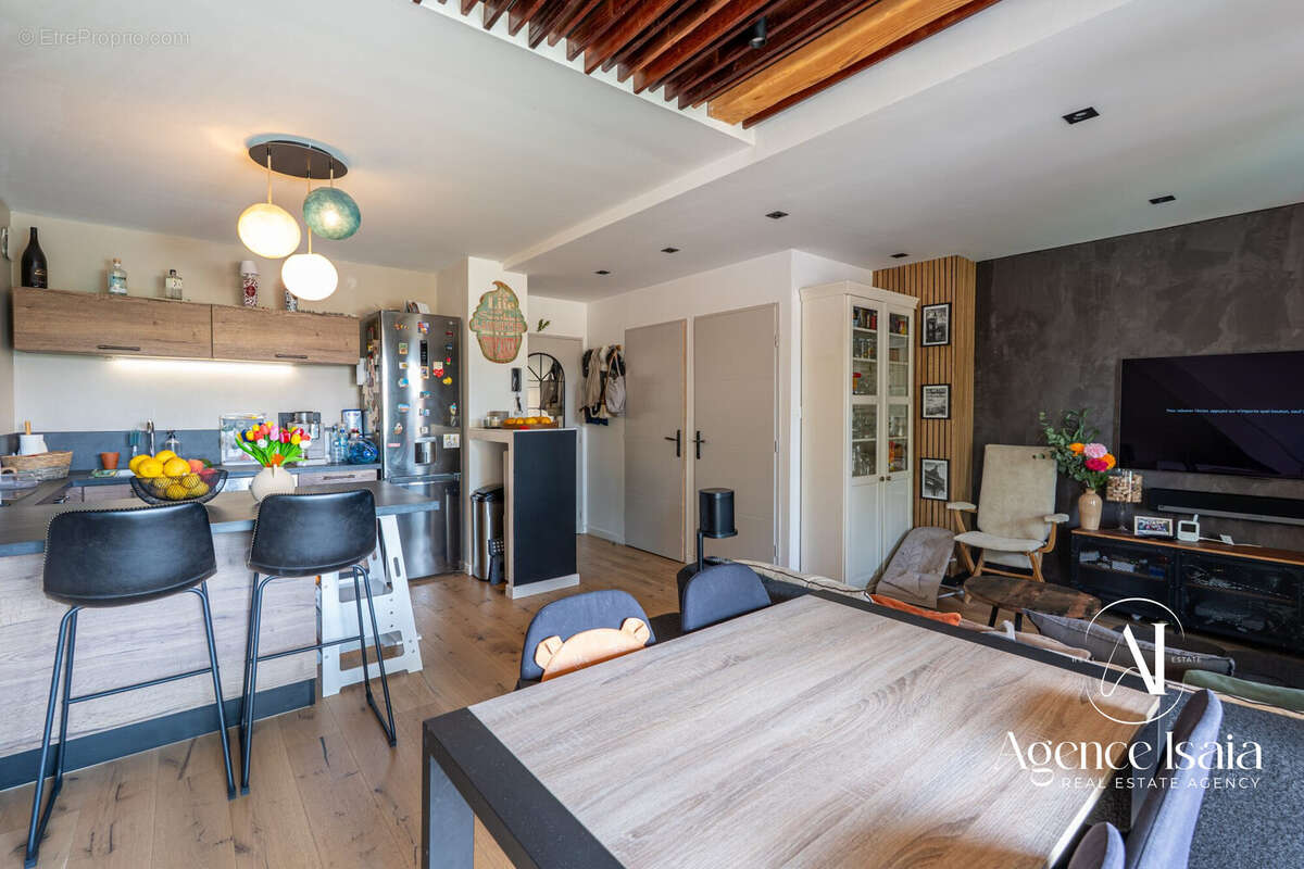 Appartement à BORMES-LES-MIMOSAS