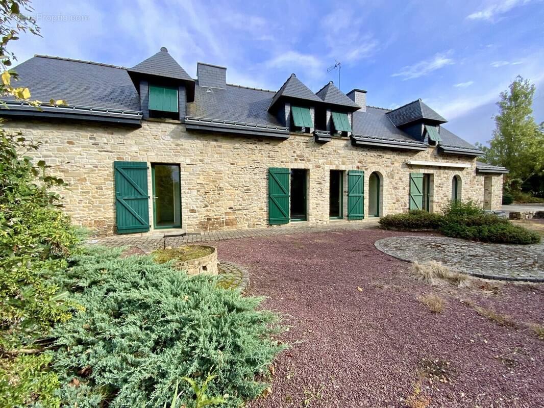 Maison à BOURG-DES-COMPTES