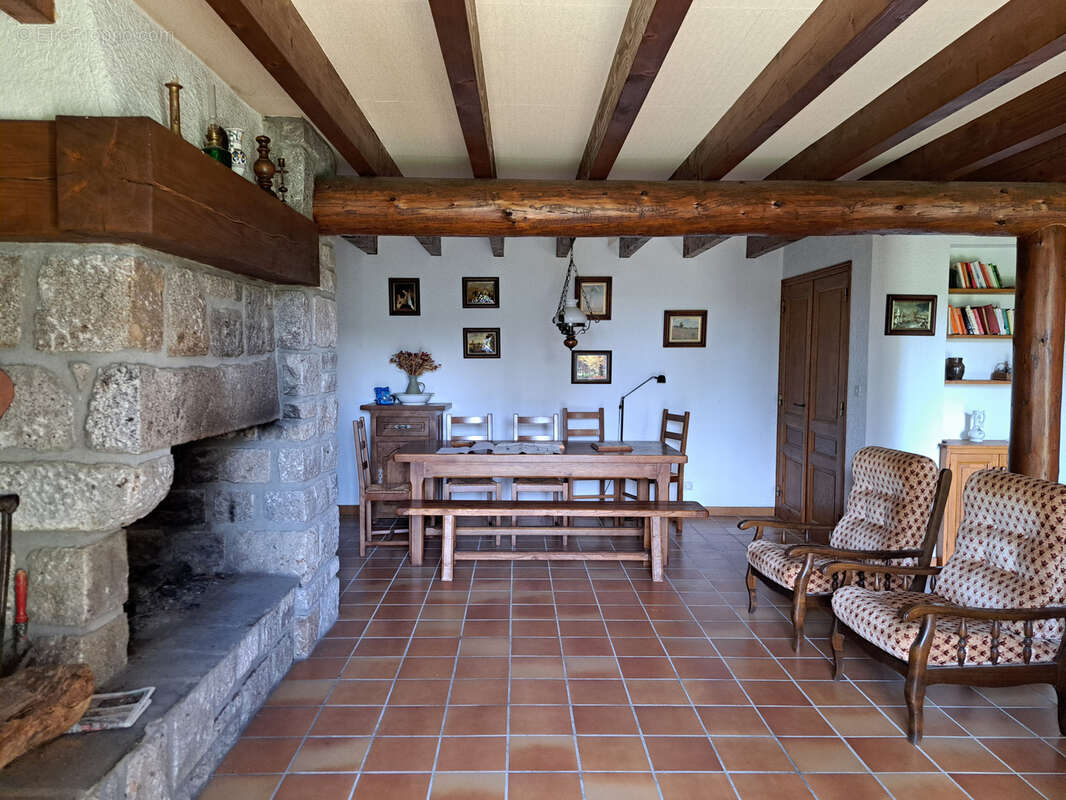 Maison à LE CHAMBON-SUR-LIGNON