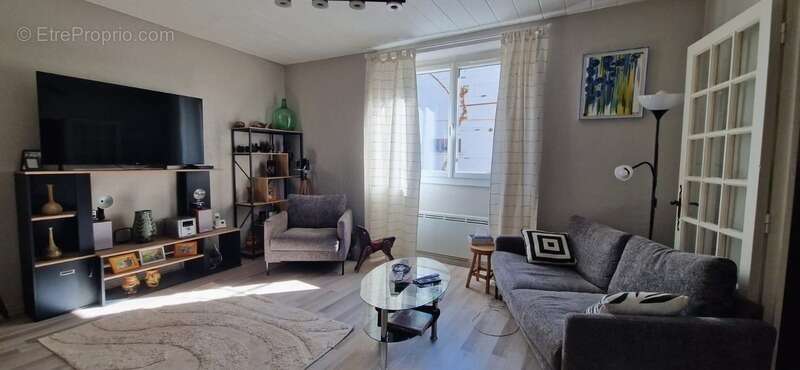 Maison à DECAZEVILLE