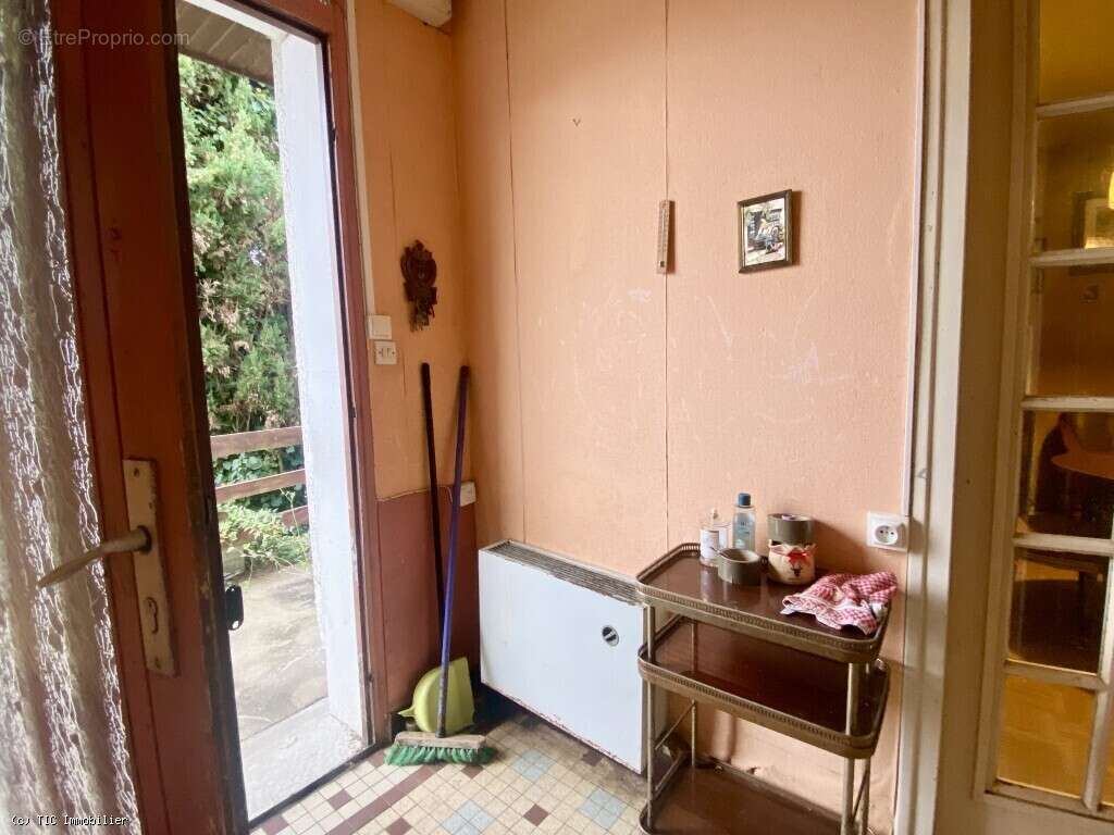 Prix Négociable : Maison Plain Pied à Rénover centre Aunac - photo 11