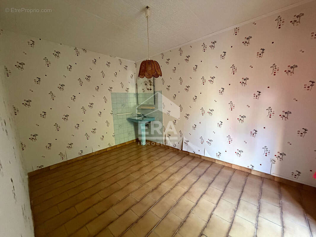 Maison à VILLEMOUSTAUSSOU