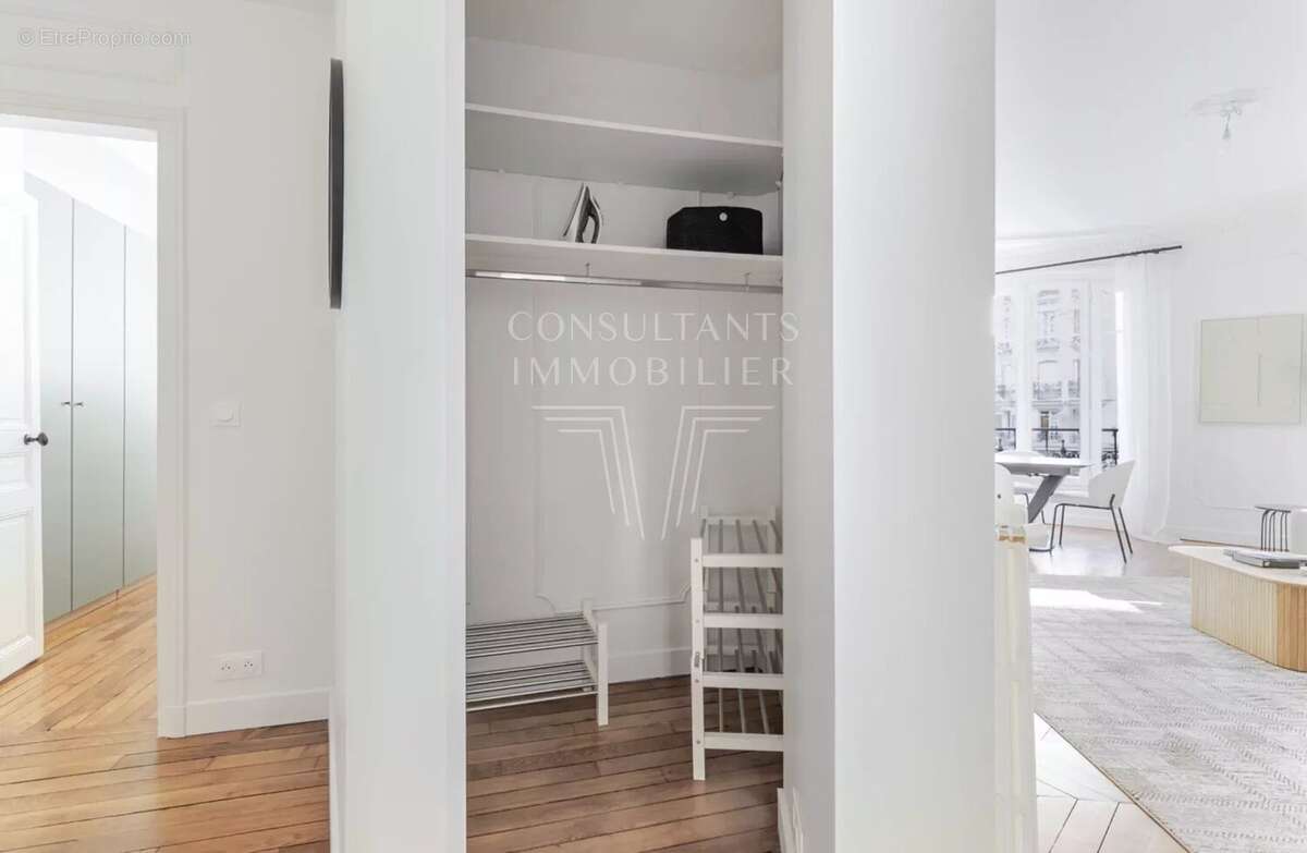 Appartement à PARIS-15E